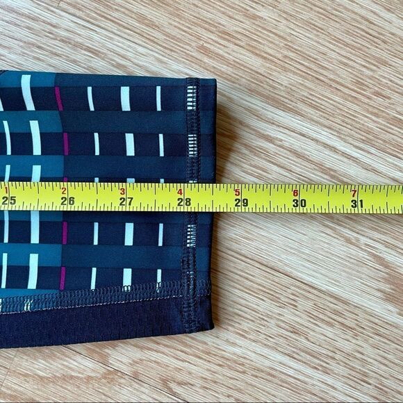 Athleta Blue Multicolor Geometric 8” Rise Mesh Crop Leggings - Picture 8 of 10